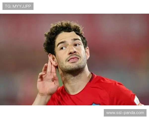 巴西球星社交媒体分享私人收藏，包括复刻版蝙蝠战车等